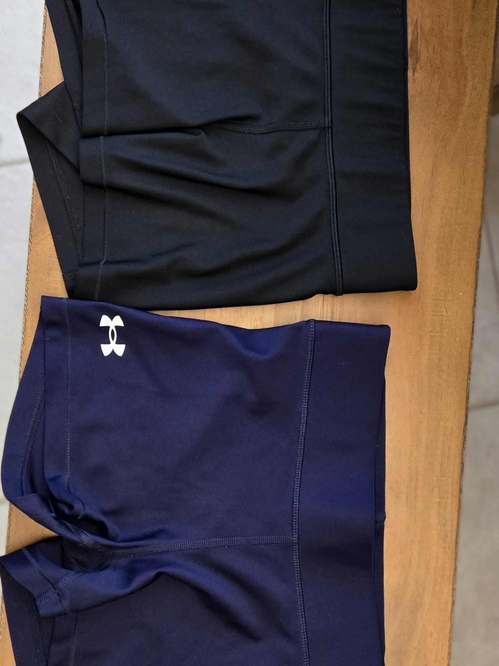 Under Armour Work Out Compression Shorts - Black & Navy. Size Medium